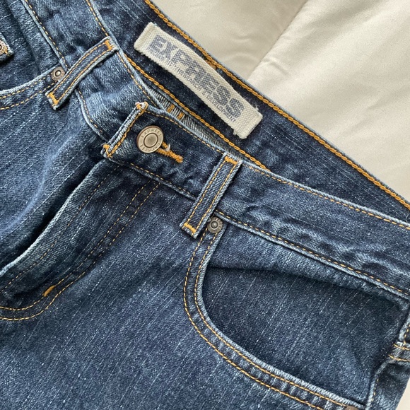 Express Precision Fit Low Rise Flare Jeans Size 5/6 R - Picture 3 of 8